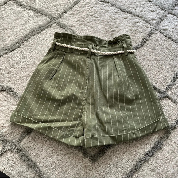 Topshop Green Stripe Paperbag High Waist Shorts high rise 4 new - Picture 13 of 13